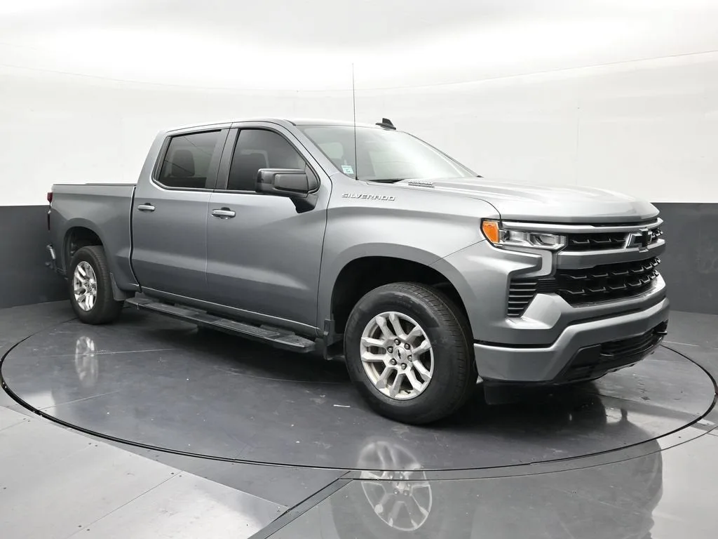 2023 Chevrolet Silverado 1500 RST photo 7