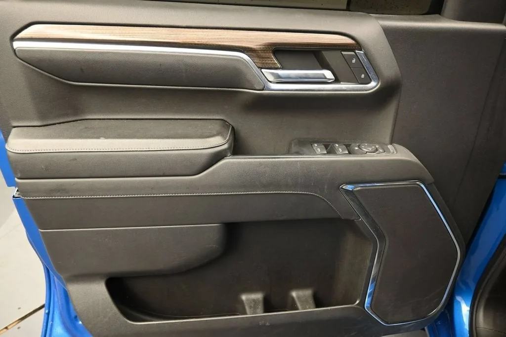 2024 Chevrolet Silverado 1500 LT photo 11