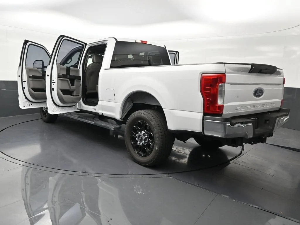 2019 Ford F-250 XL photo 3