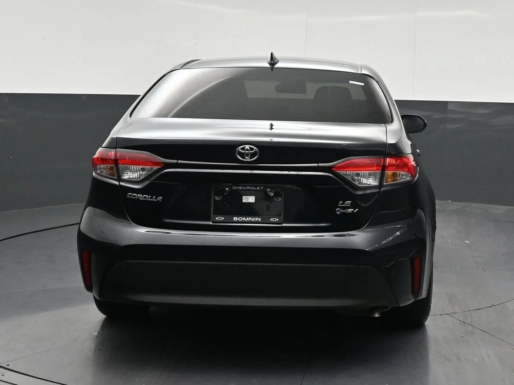 2026 Toyota Corolla Hybrid LE photo 4
