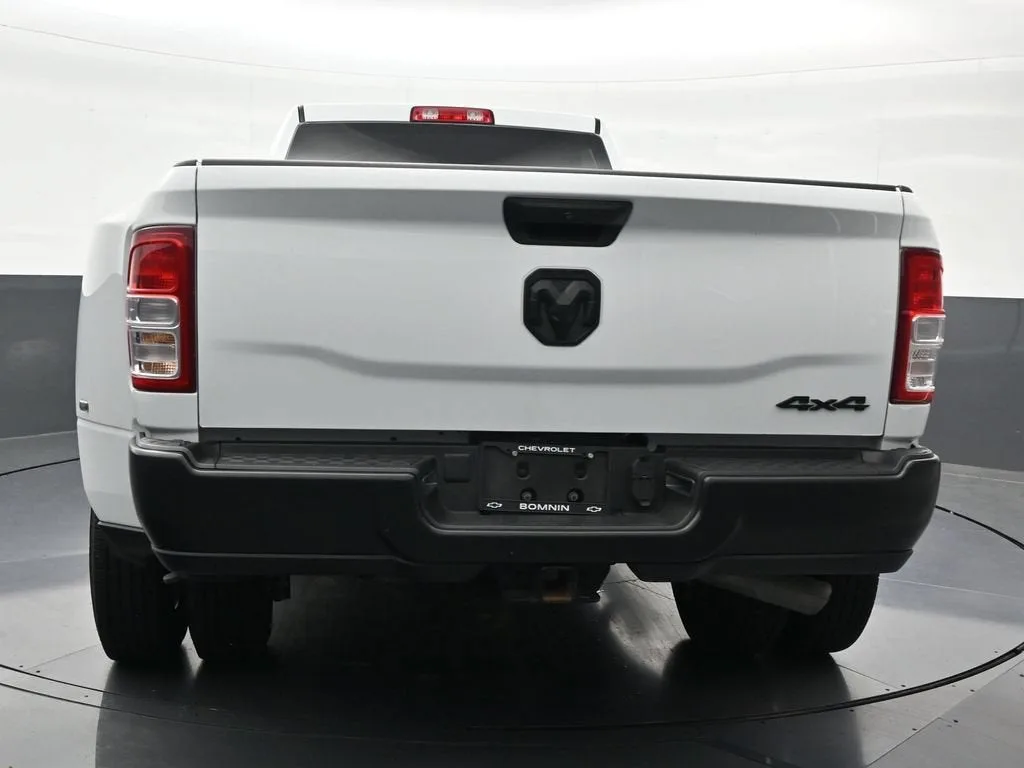 2024 RAM 3500 Tradesman Crew Cab 4x4 8' Box photo 4