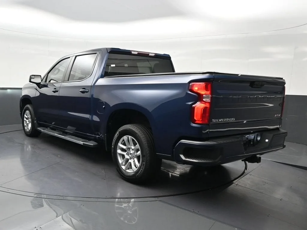 2023 Chevrolet Silverado 1500 RST photo 3