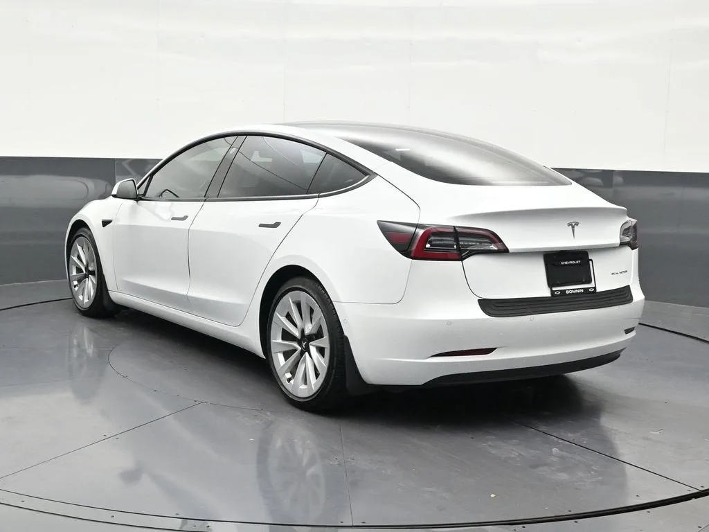 2021 Tesla Model 3 Long Range photo 3