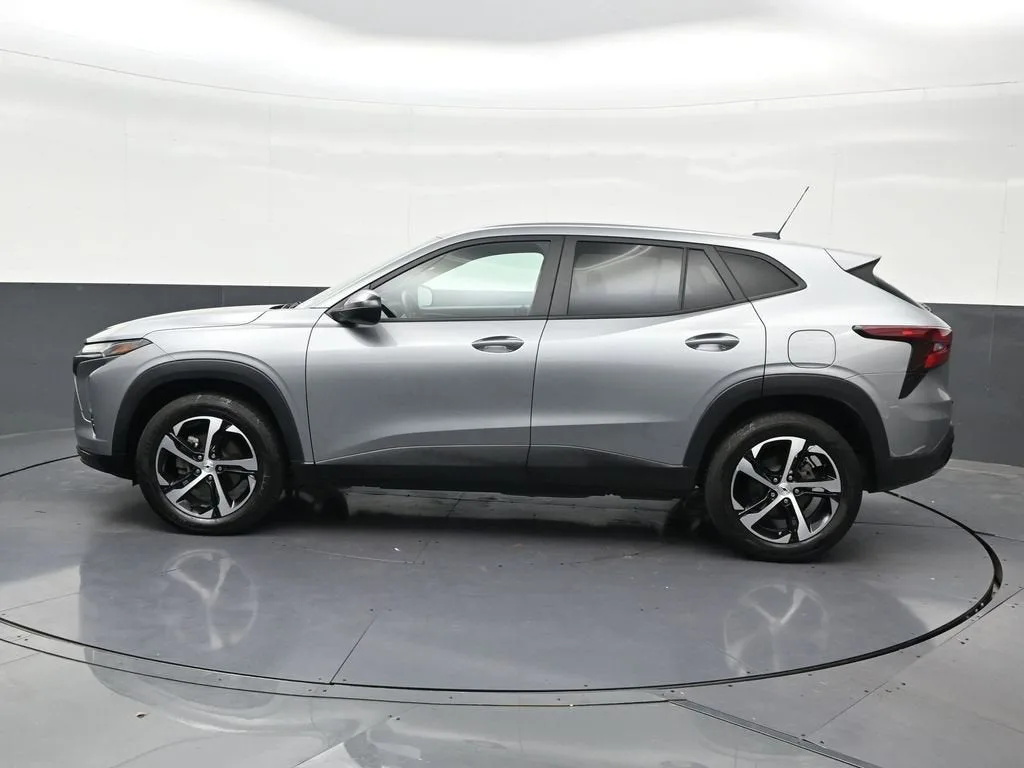 2024 Chevrolet Trax 1RS photo 2