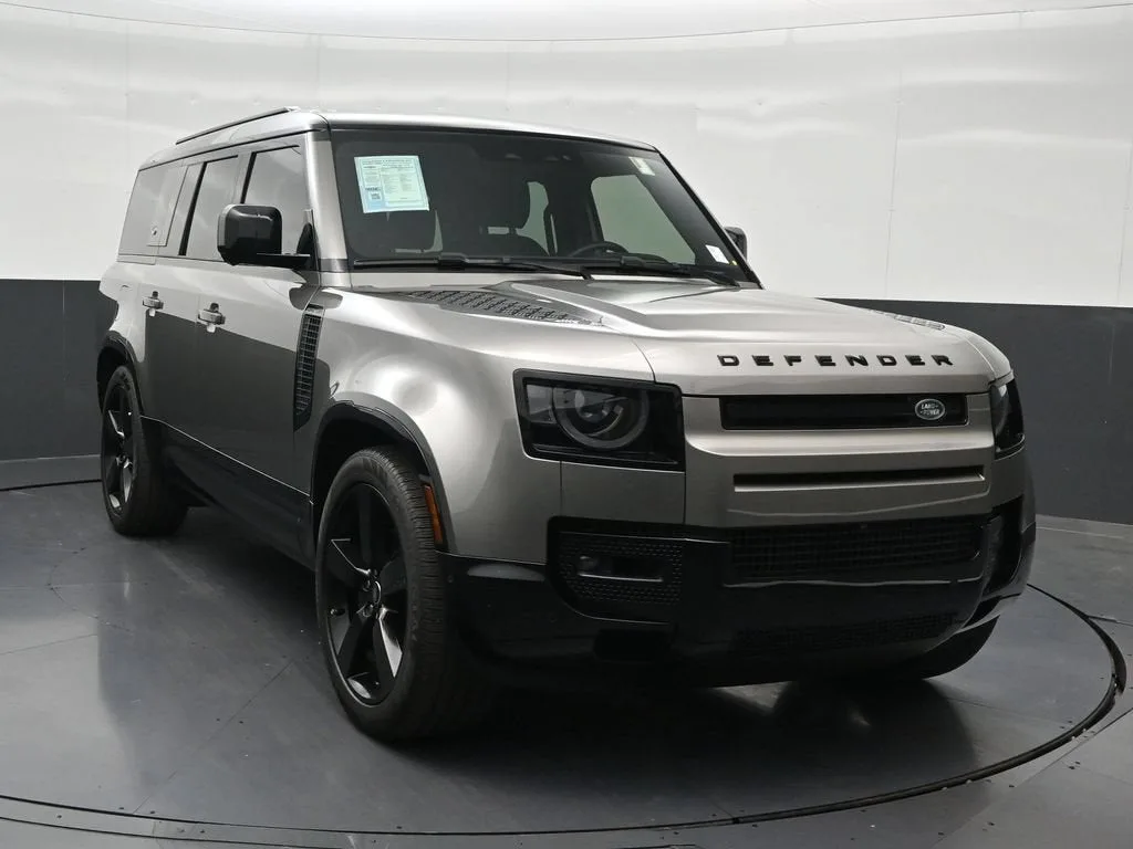 2024 Land Rover Defender X-Dynamic SE photo 7