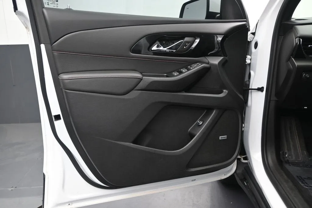 2023 Chevrolet Traverse RS photo 11