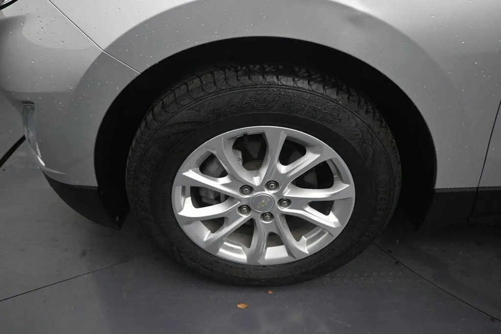 2021 Chevrolet Equinox LS photo 9