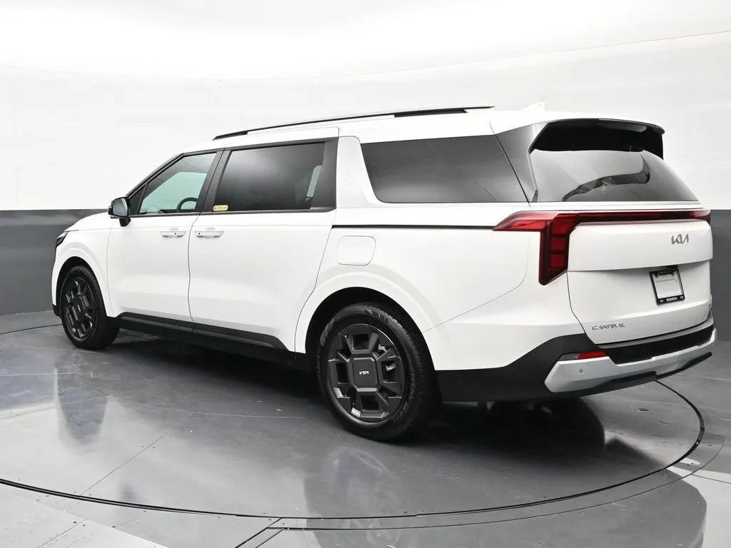 2026 Kia Carnival MPV Hybrid EX photo 3