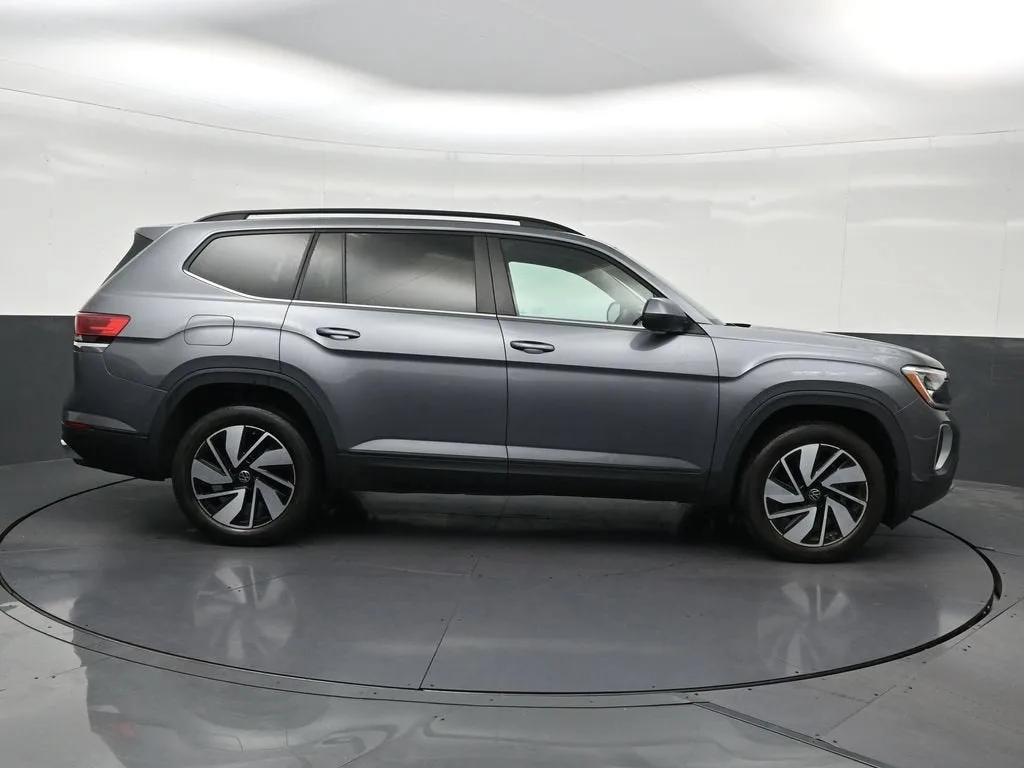 2024 Volkswagen Atlas 2.0T SE w/Technology photo 6