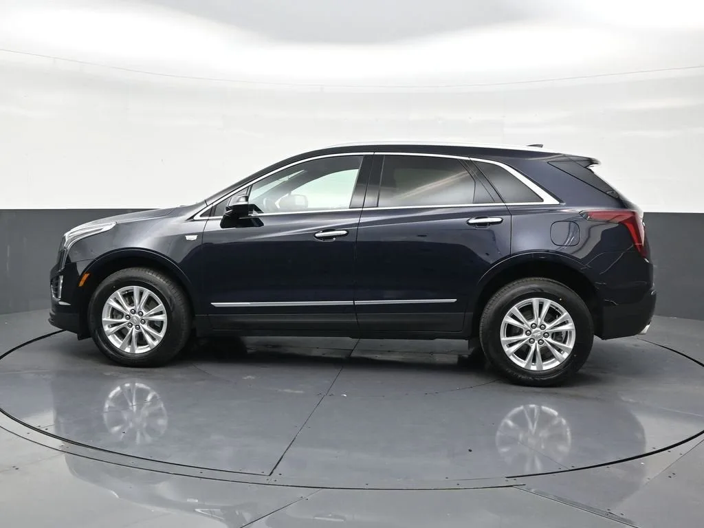 2022 Cadillac XT5 Luxury photo 2