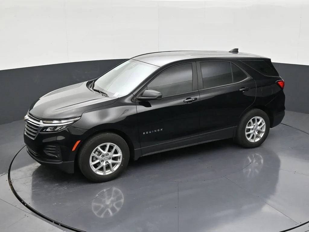 2024 Chevrolet Equinox LS photo 12