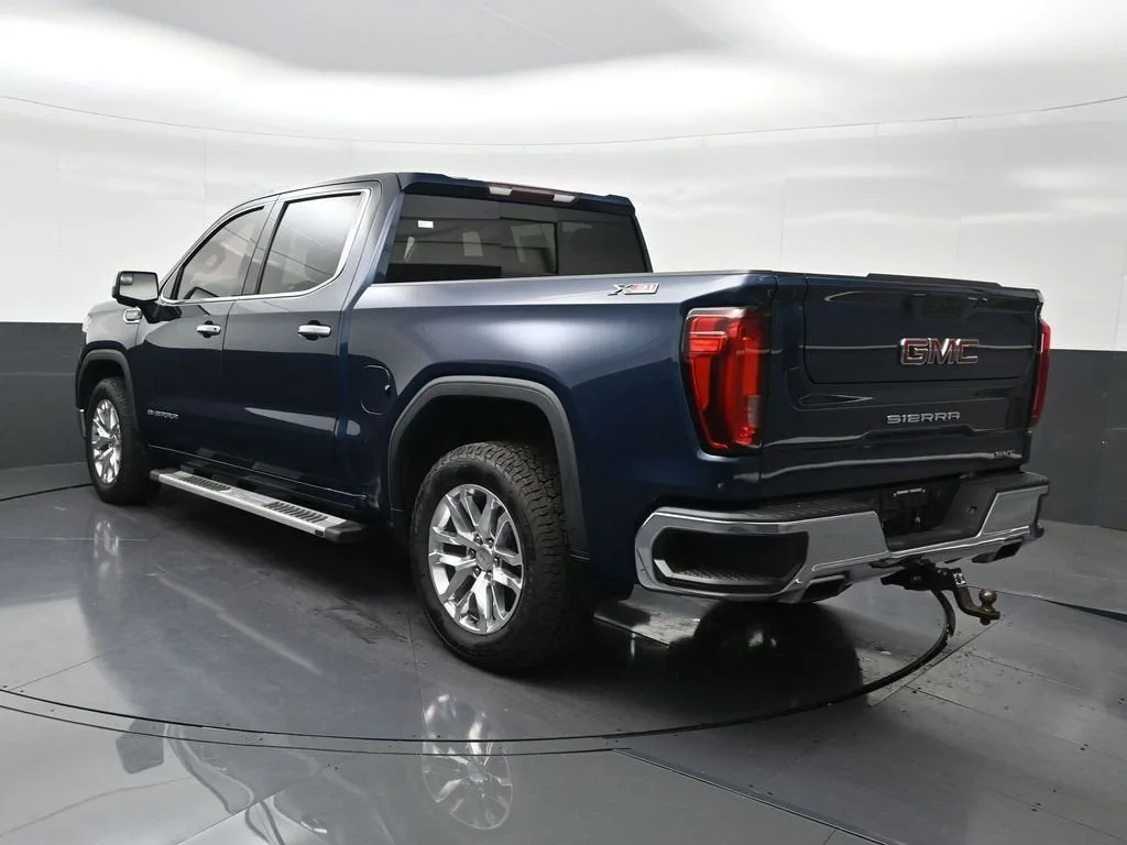 2021 GMC Sierra 1500 SLT photo 3