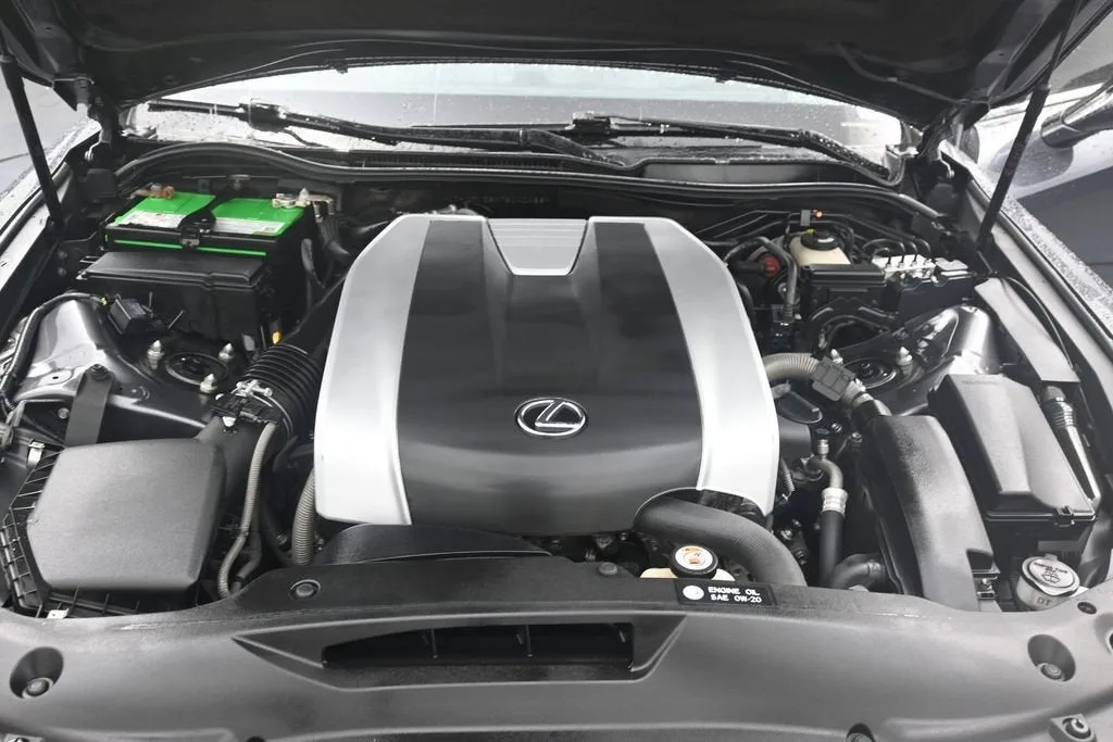 2021 Lexus IS 350 F SPORT photo 11