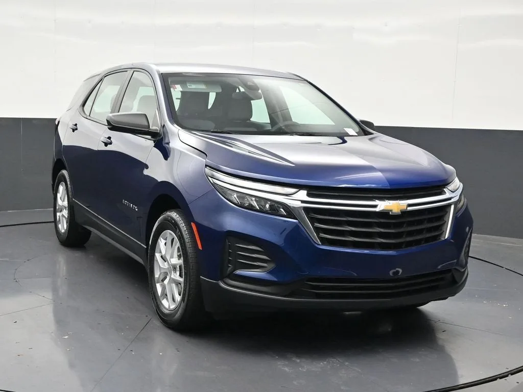 2023 Chevrolet Equinox LS photo 8