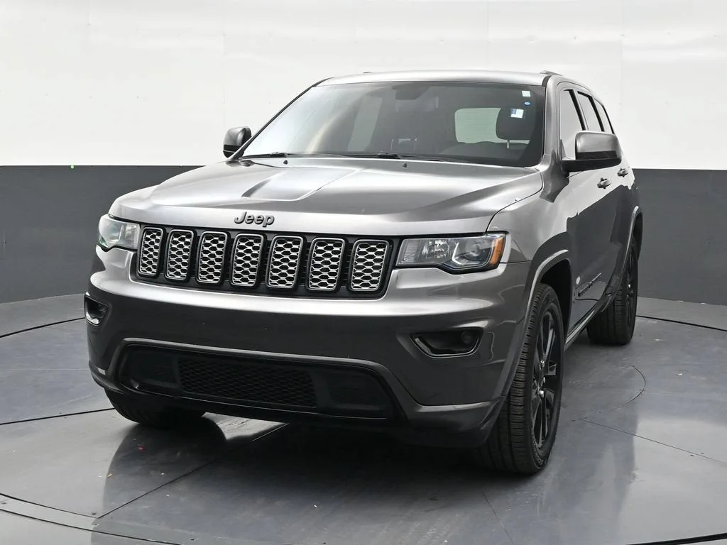 2019 Jeep Grand Cherokee Altitude 4x2 photo 8