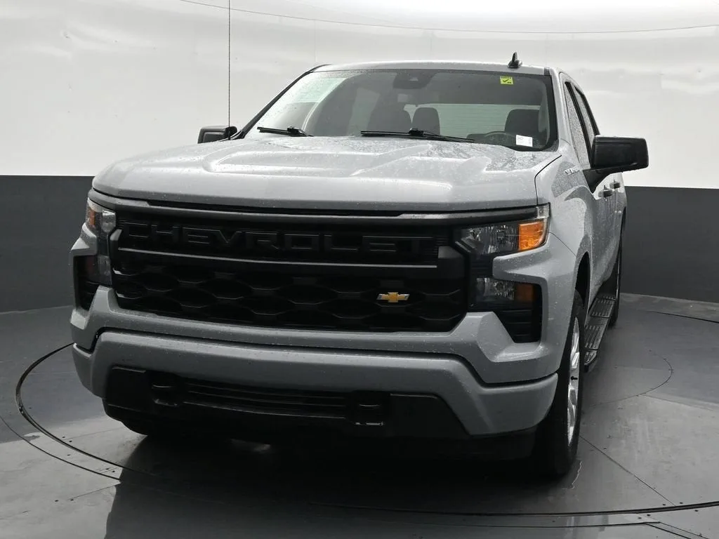 2024 Chevrolet Silverado 1500 Custom photo 9
