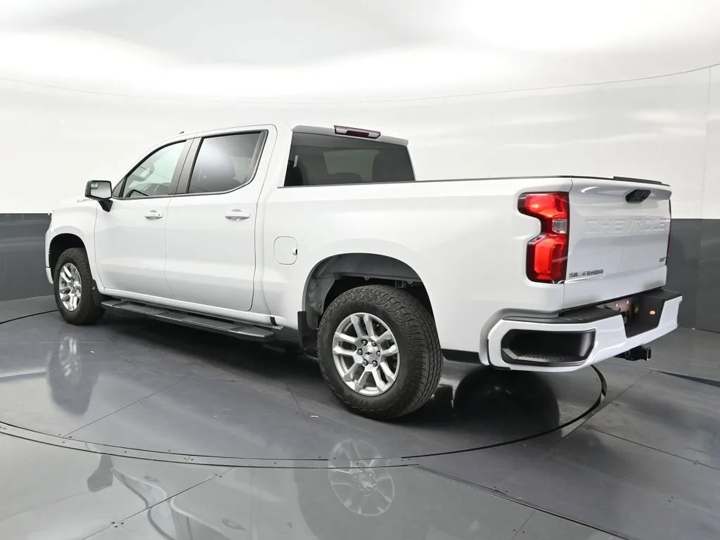 2024 Chevrolet Silverado 1500 RST photo 3