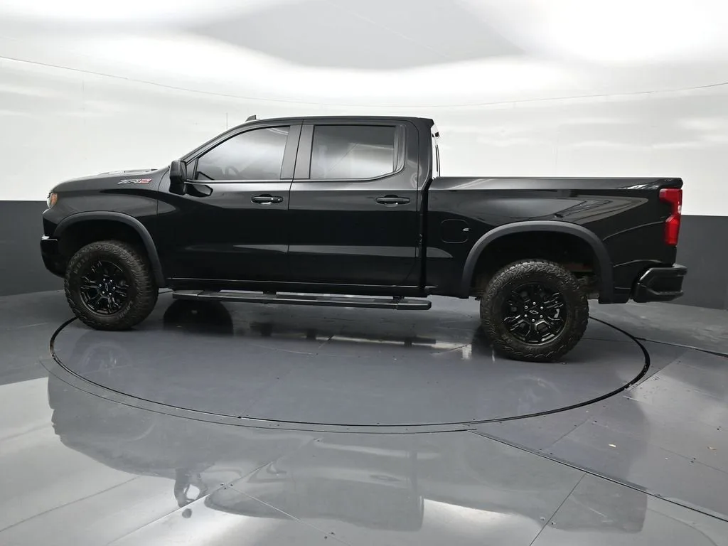 2025 Chevrolet Silverado 1500 ZR2 photo 2