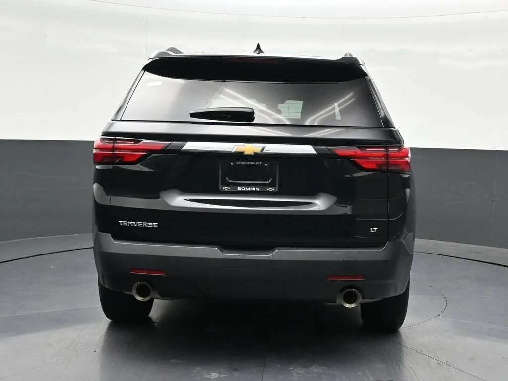 2023 Chevrolet Traverse LT Cloth photo 4