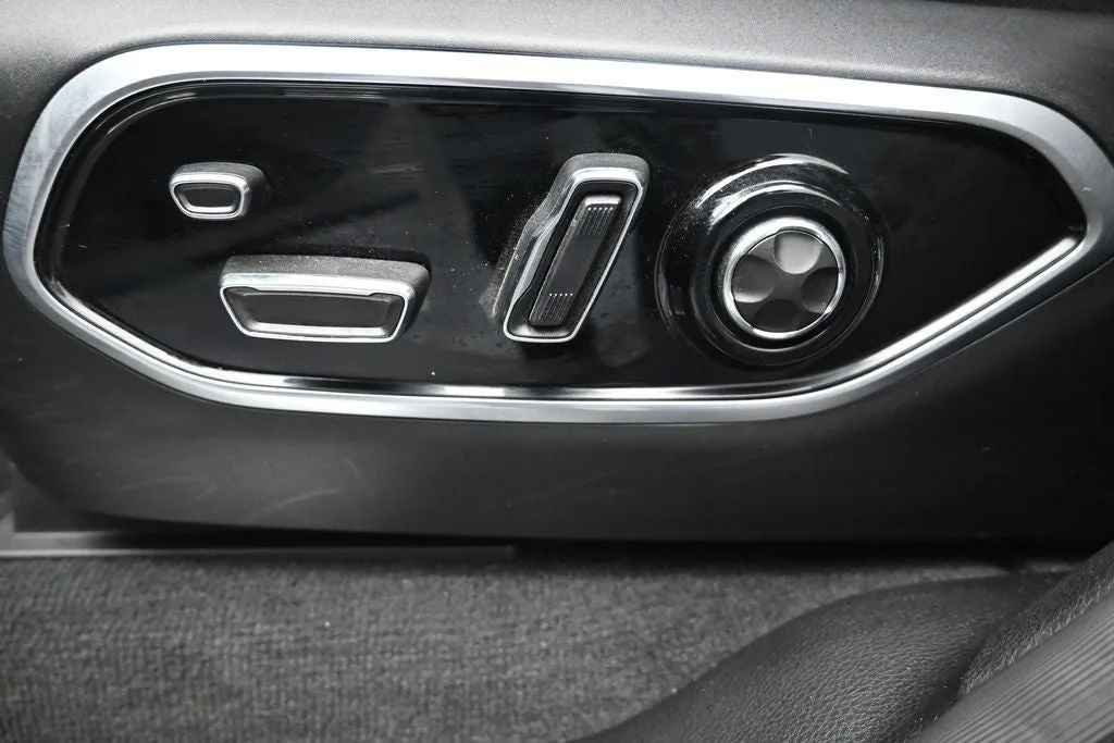 2023 Jeep Grand Cherokee Overland photo 11
