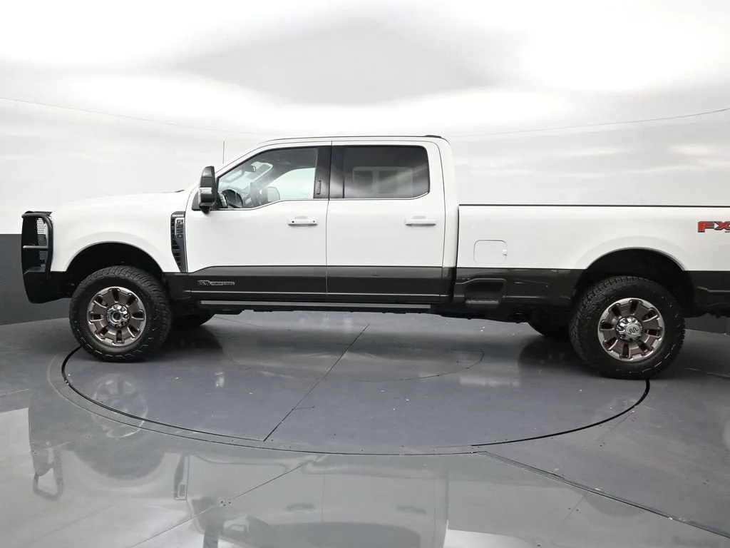 2024 Ford F-250 King Ranch photo 2