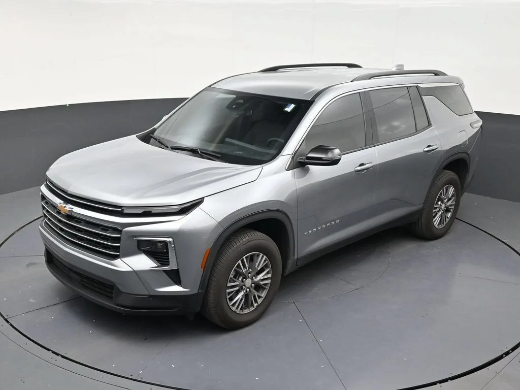 2026 Chevrolet Traverse LT photo 11
