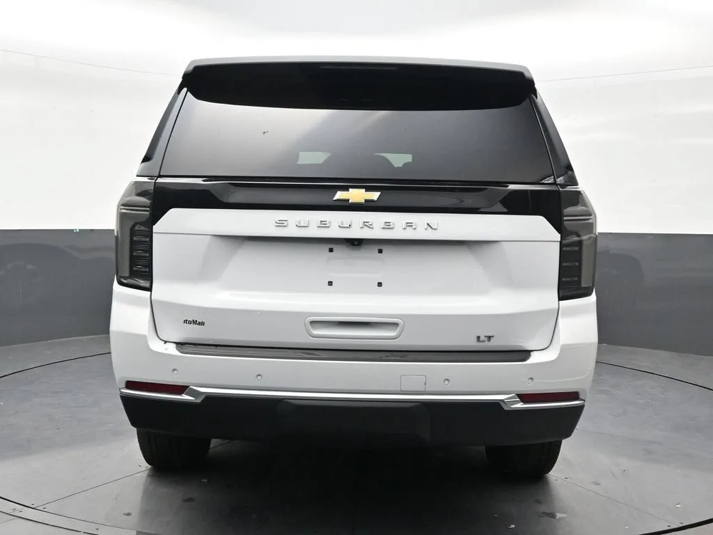 2026 Chevrolet Suburban LT photo 4