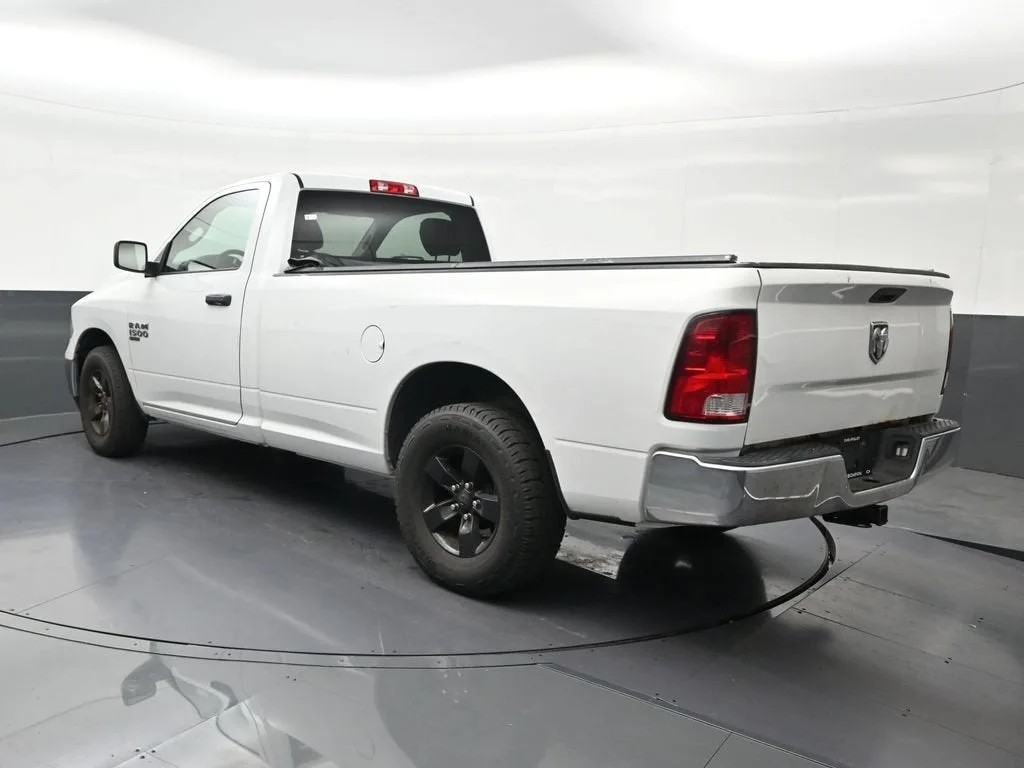 2022 RAM 1500 Classic Tradesman Regular Cab 4x2 8' Box photo 3