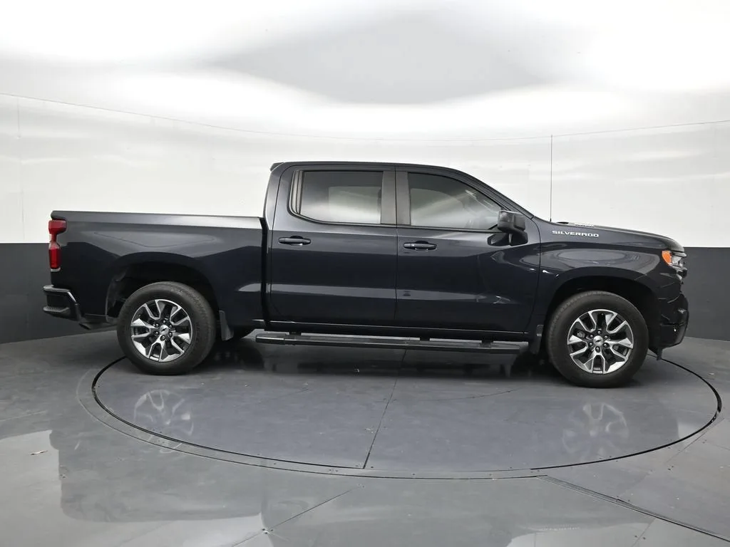 2024 Chevrolet Silverado 1500 RST photo 6