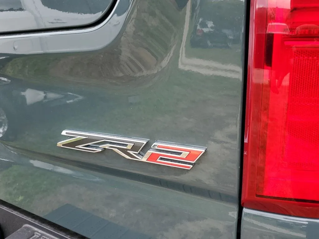 2025 Chevrolet Silverado 1500 ZR2 photo 9