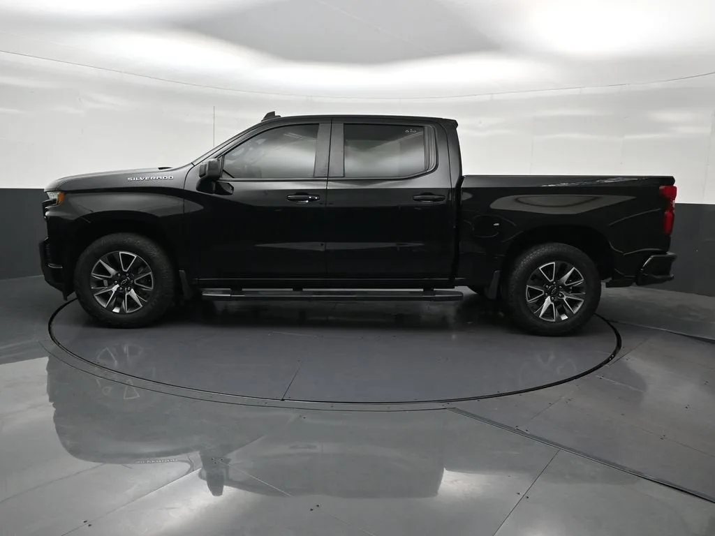 2022 Chevrolet Silverado 1500 LTD RST photo 2