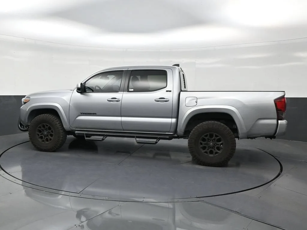 2022 Toyota Tacoma 2WD SR5 photo 2