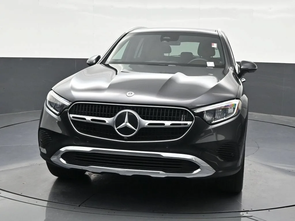 2024 Mercedes-Benz GLC 300 SUV photo 8