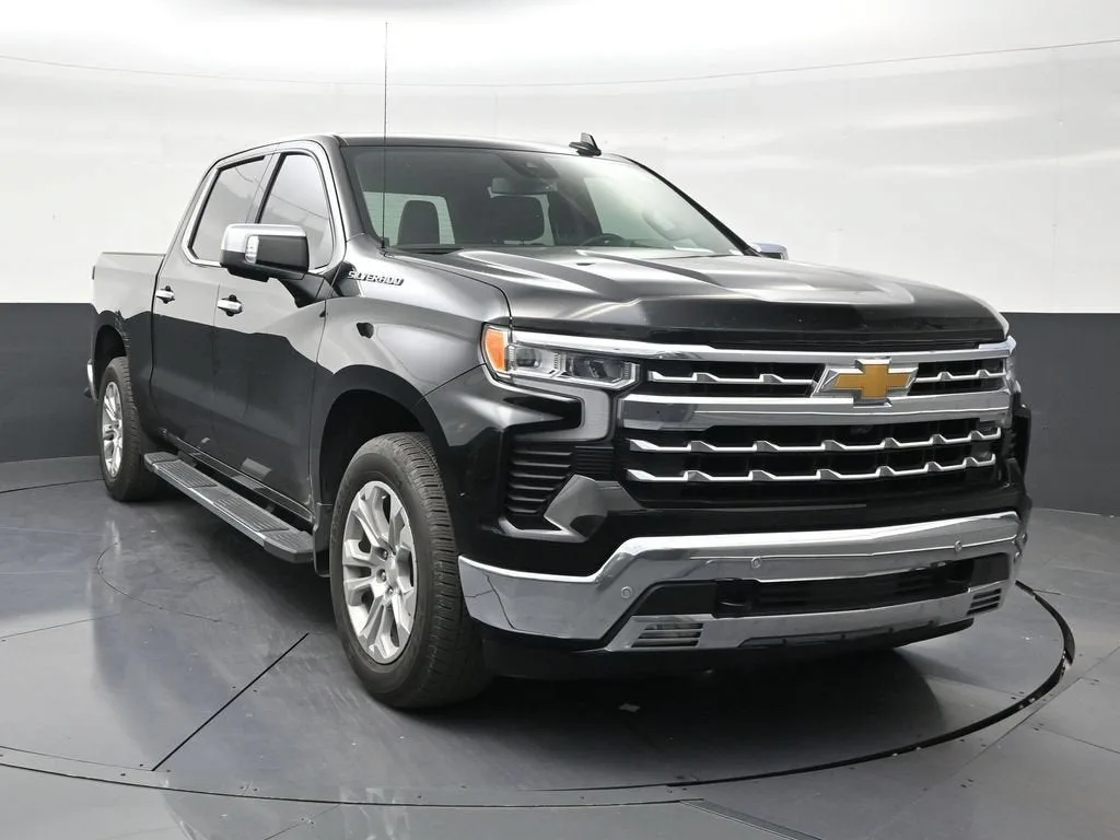 2024 Chevrolet Silverado 1500 LTZ photo 7