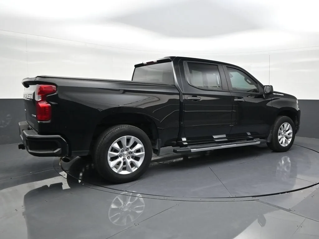 2022 Chevrolet Silverado 1500 LTD Custom photo 5
