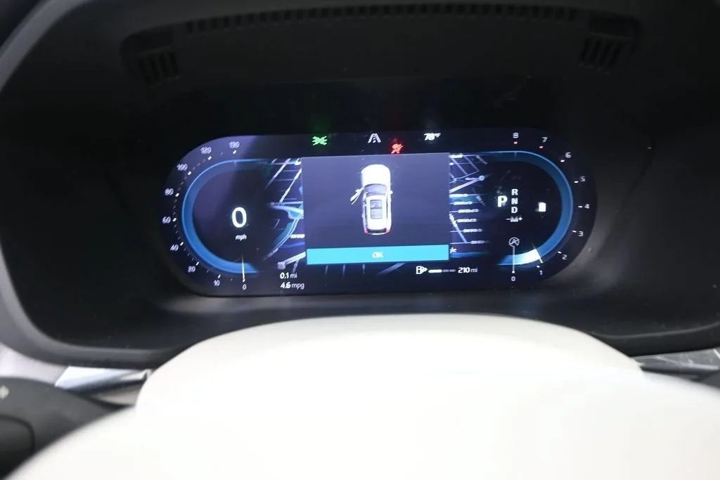 2024 Volvo XC60 B5 Core Dark Theme photo 12