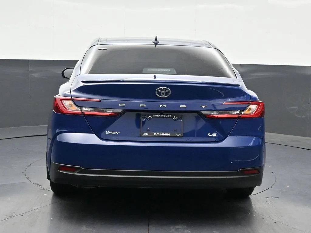 2025 Toyota Camry LE photo 4