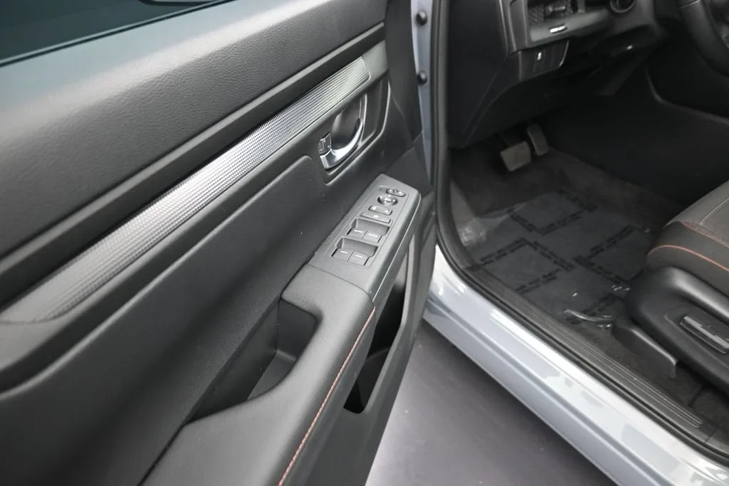 2025 Honda CR-V Hybrid Sport photo 9