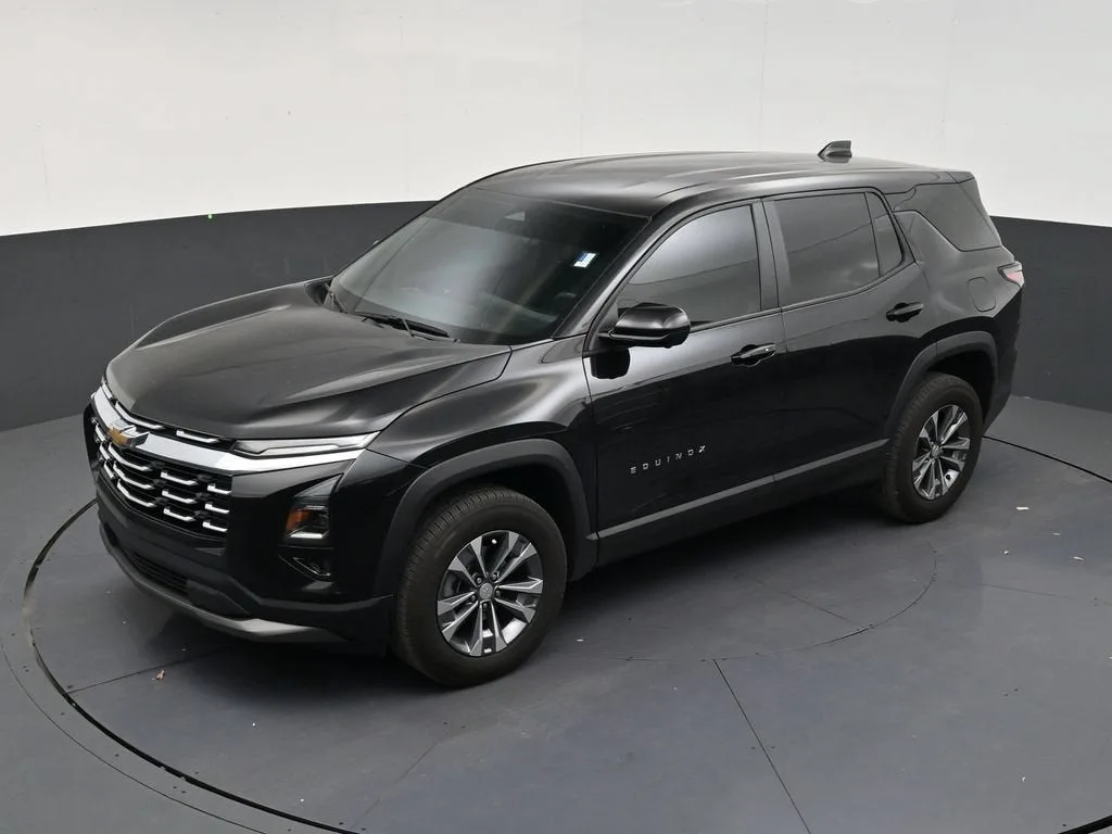 2025 Chevrolet Equinox LT photo 12