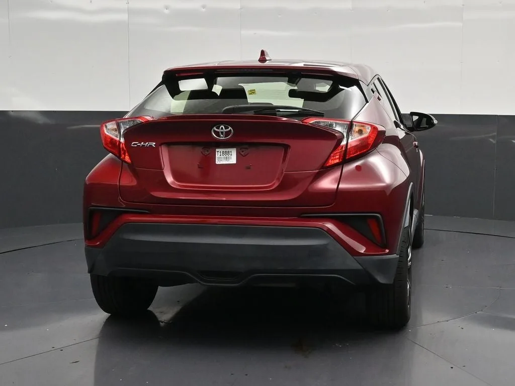 2019 Toyota C-HR LE photo 2