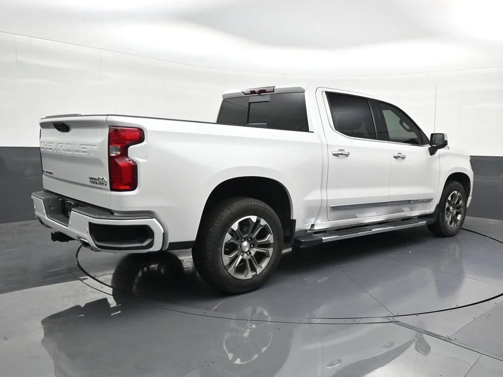 2023 Chevrolet Silverado 1500 High Country photo 5