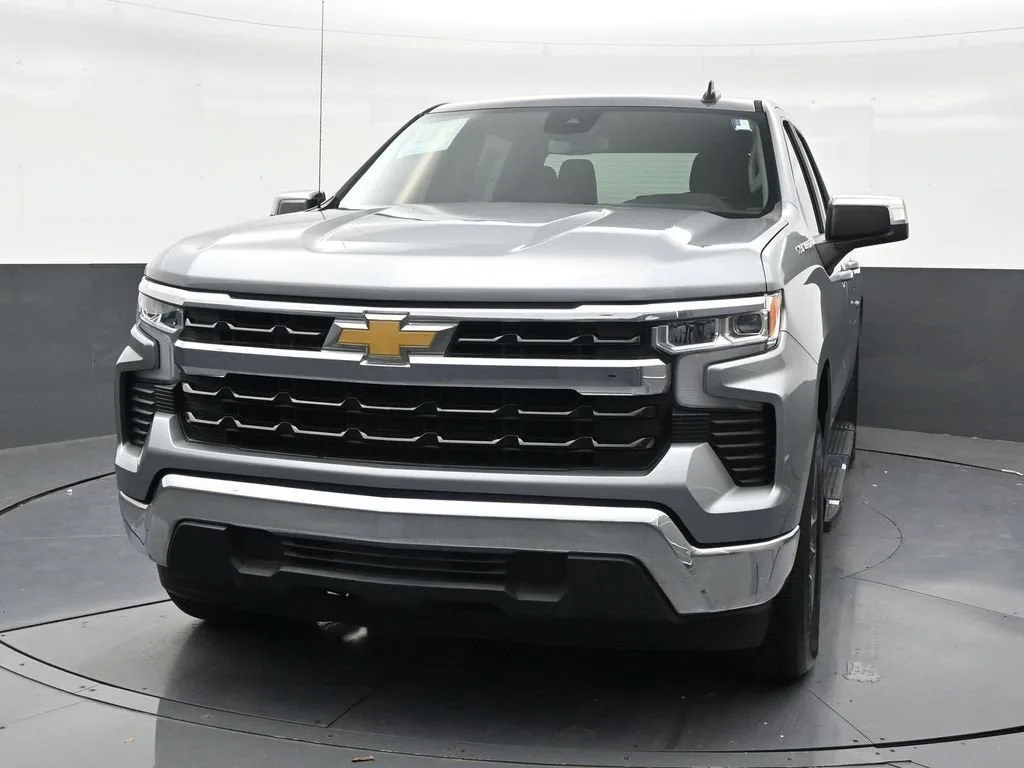 2024 Chevrolet Silverado 1500 LT photo 8