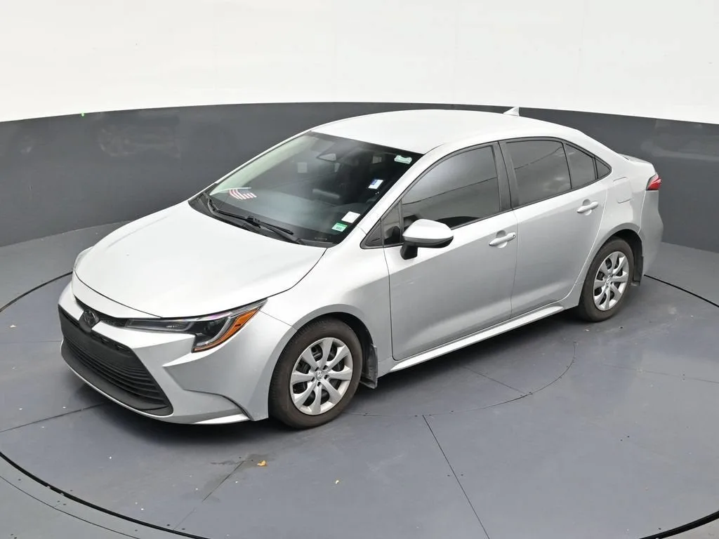 2024 Toyota Corolla LE photo 12