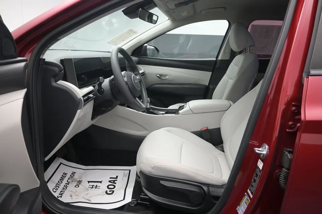 2025 Hyundai Tucson SE photo 10