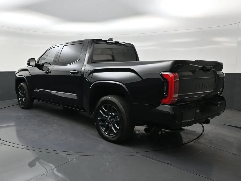 2025 Toyota Tundra Hybrid Platinum Hybrid CrewMax 5.5' Bed photo 3
