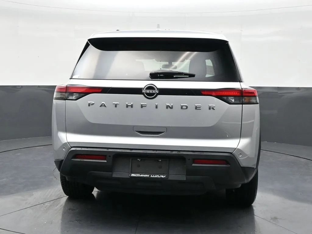 2022 Nissan Pathfinder S 2WD photo 4