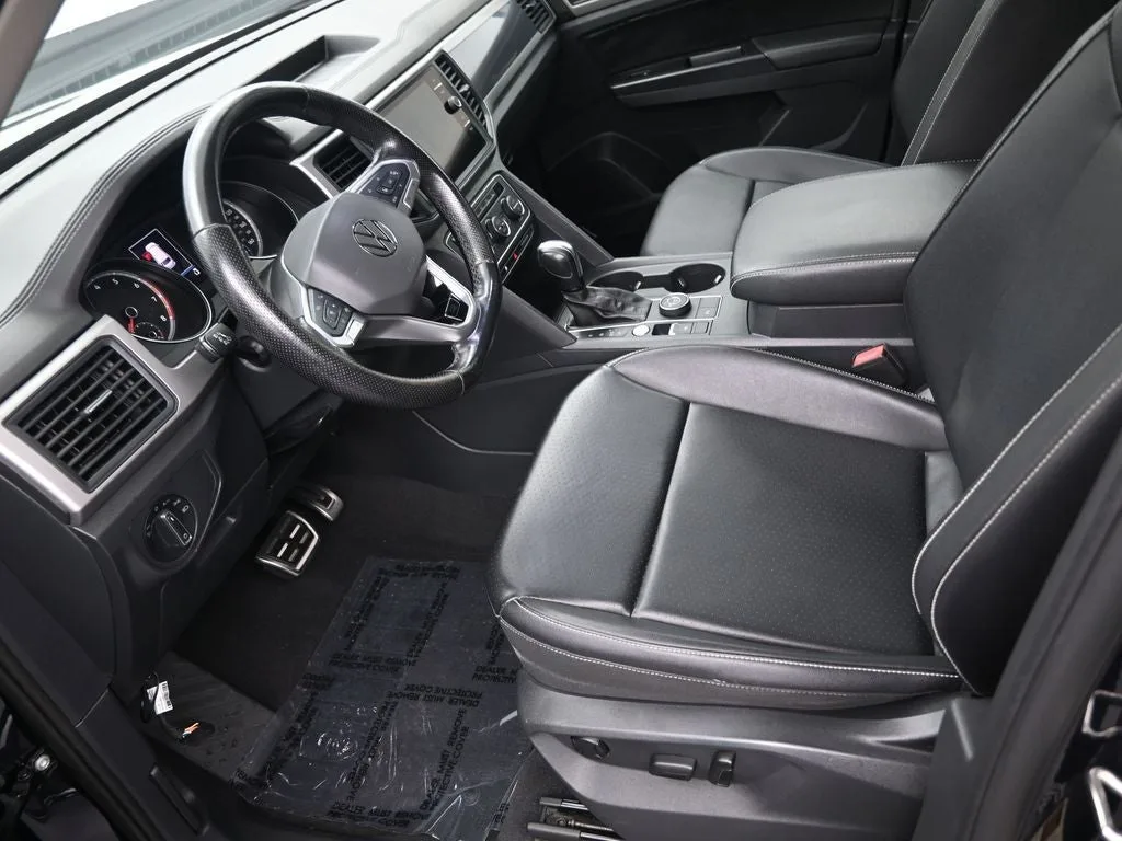 2021 Volkswagen Atlas 3.6L V6 SE w/Technology R-Line photo 12