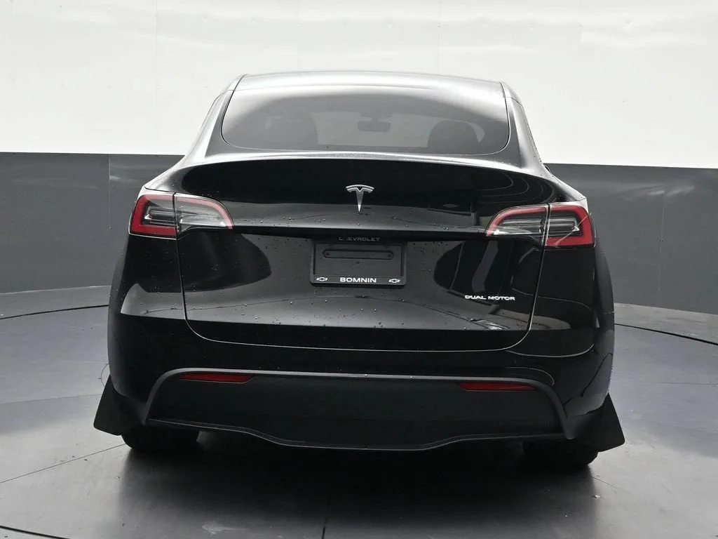 2023 Tesla Model Y Long Range photo 4