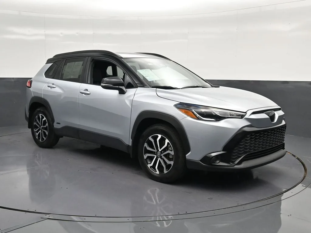 2024 Toyota Corolla Cross Hybrid SE photo 5