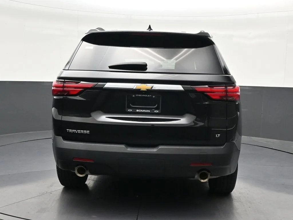 2023 Chevrolet Traverse LT Cloth photo 4